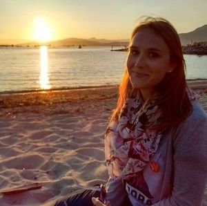 Meet your Posher, Aurora